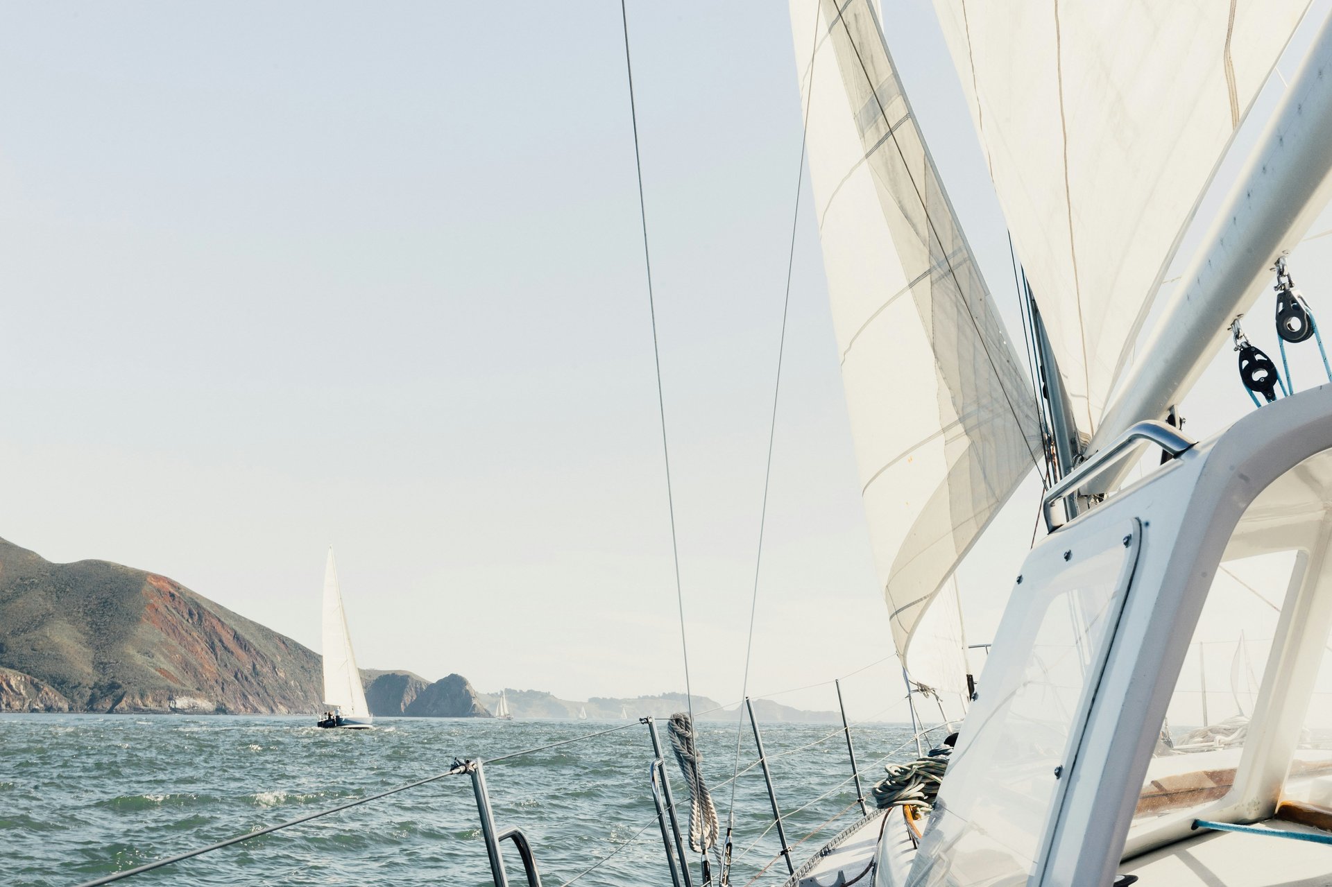 Plan Rapproché À Bord Unsplash (4) Flipped